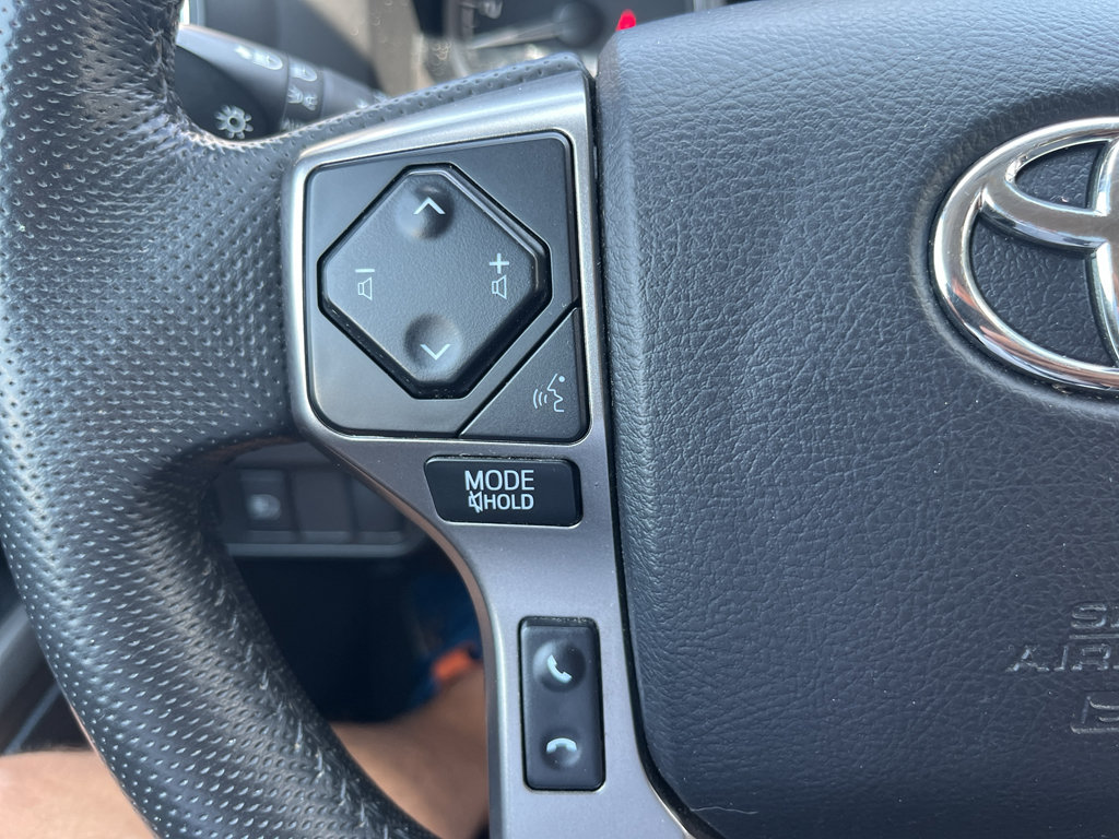 Used 2022 Toyota Tacoma SR5 AWD/4WD image 15