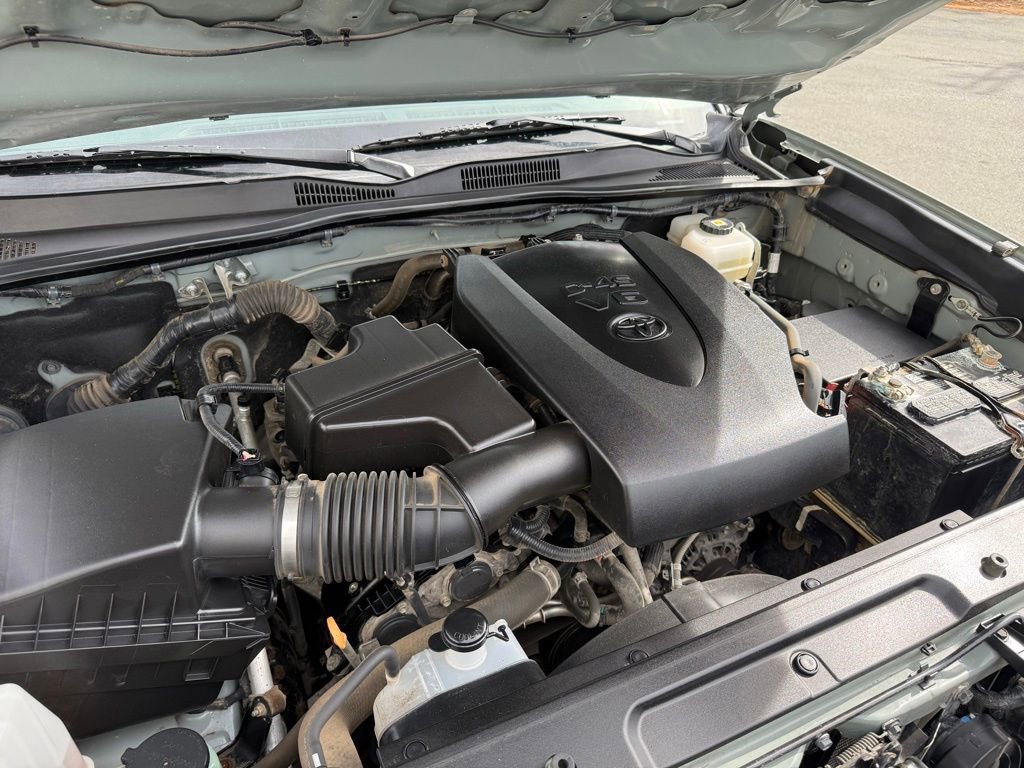 Used 2022 Toyota Tacoma TRD Off-Road image 17