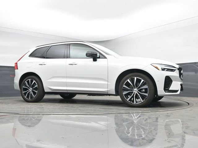 Used 2023 Volvo XC60 B5 Ultimate image 14