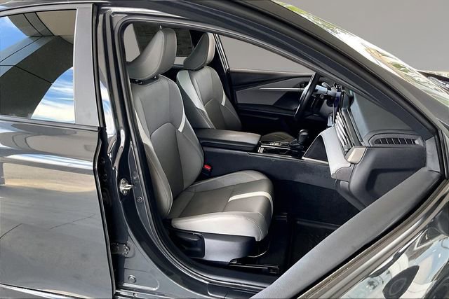Used 2025 Toyota Camry SE w/ Multimedia Upgrade Package FWD image 27