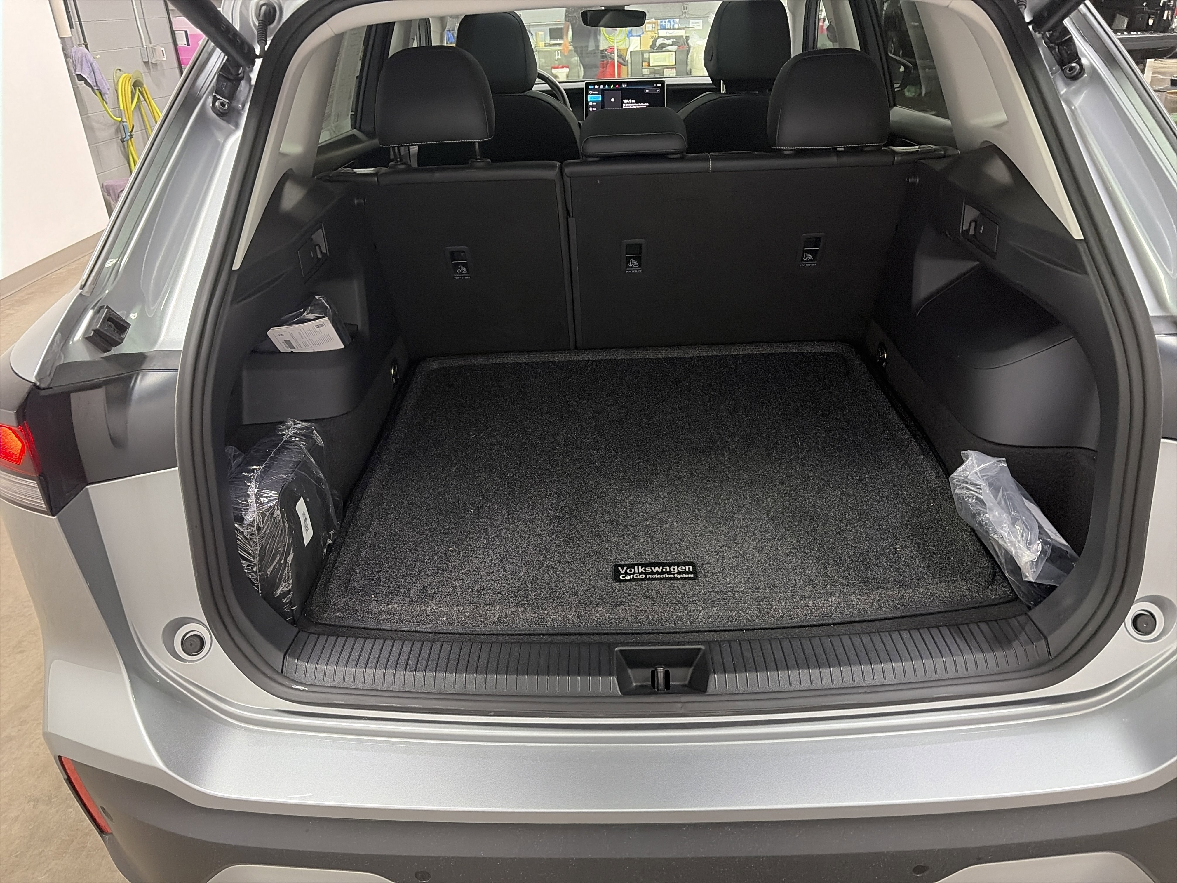 Certified 2025 Volkswagen Tiguan SE image 28