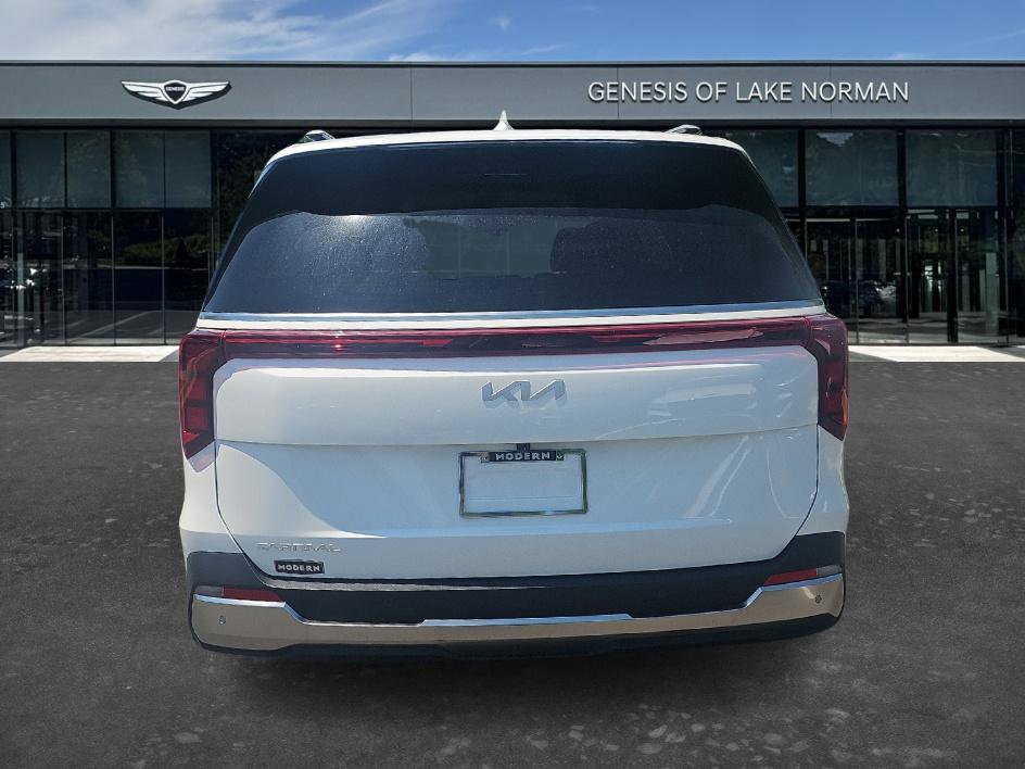 Used 2025 Kia Carnival SX FWD image 8