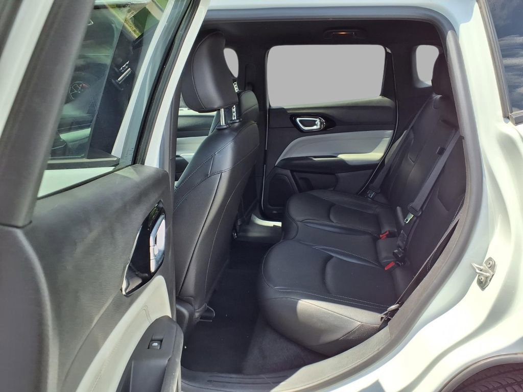 Used 2025 Jeep Compass Limited AWD/4WD image 24