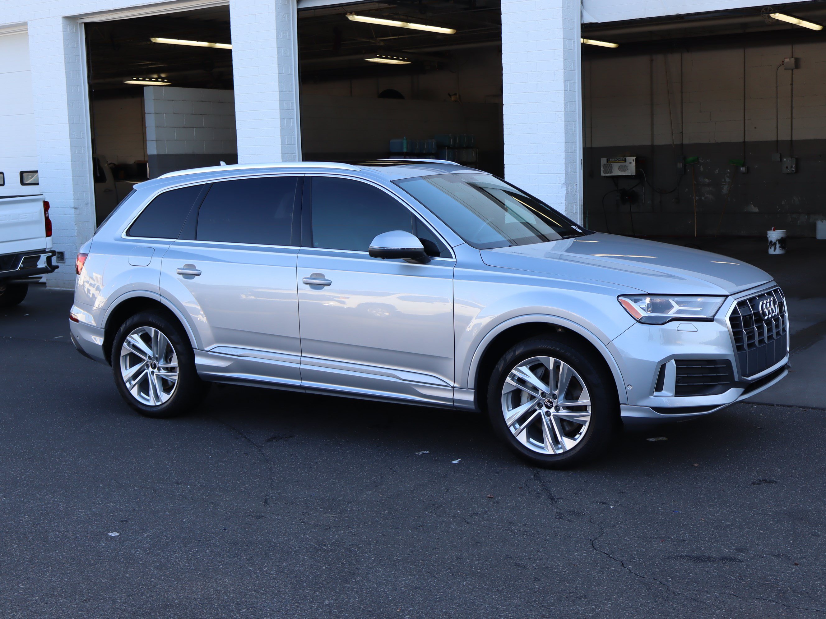 Used 2021 Audi Q7 2.0T Premium Plus w/ Executive Package AWD/4WD image 2
