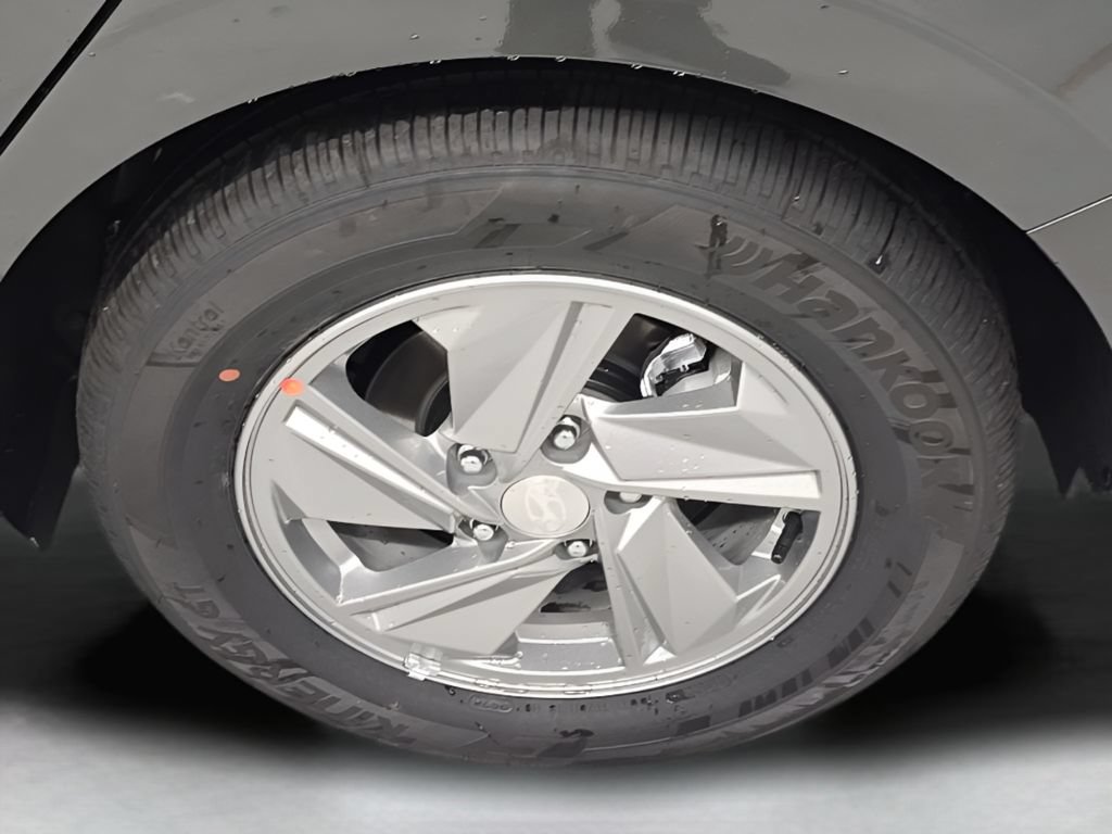 New 2026 Hyundai Elantra SE FWD image 40