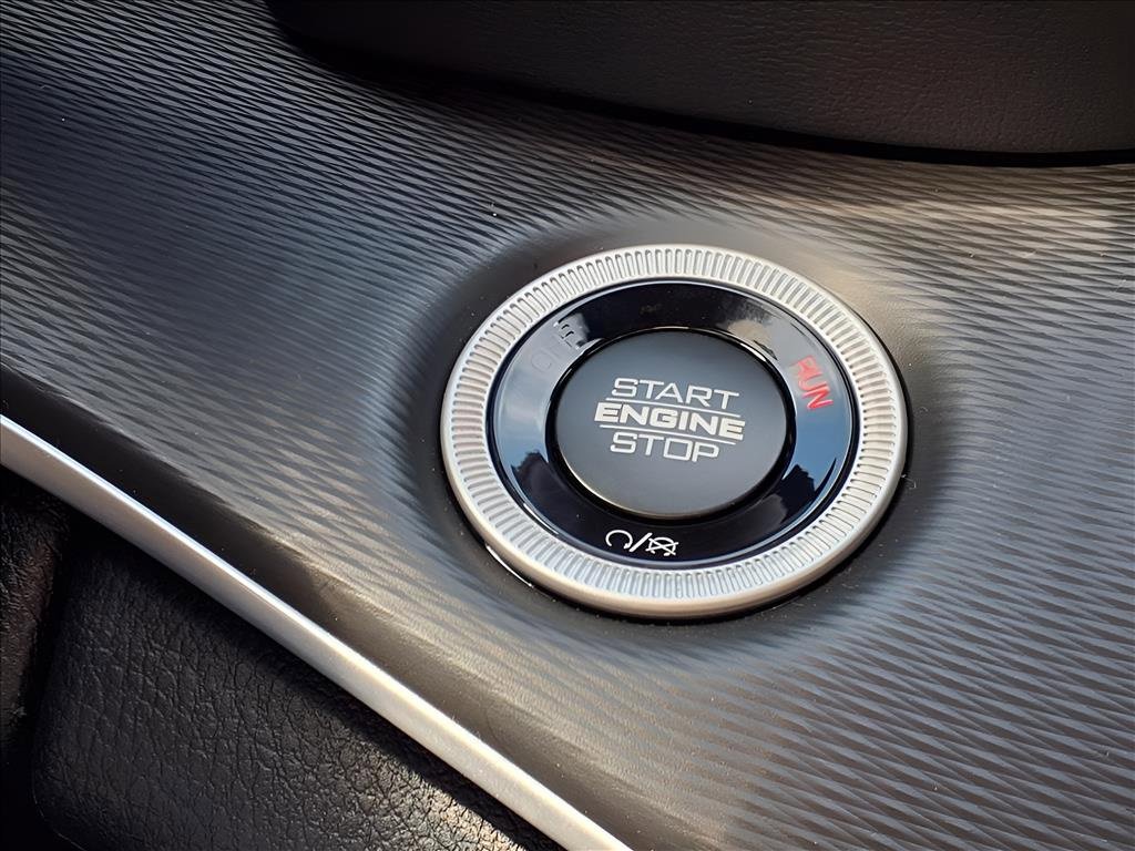 New 2025 Jeep Grand Cherokee L Altitude image 14