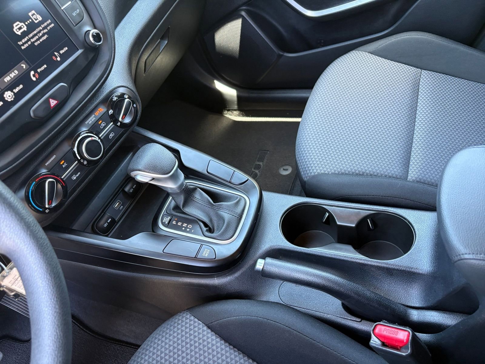 Used 2025 Kia Soul LX w/ LX Technology Package FWD image 39