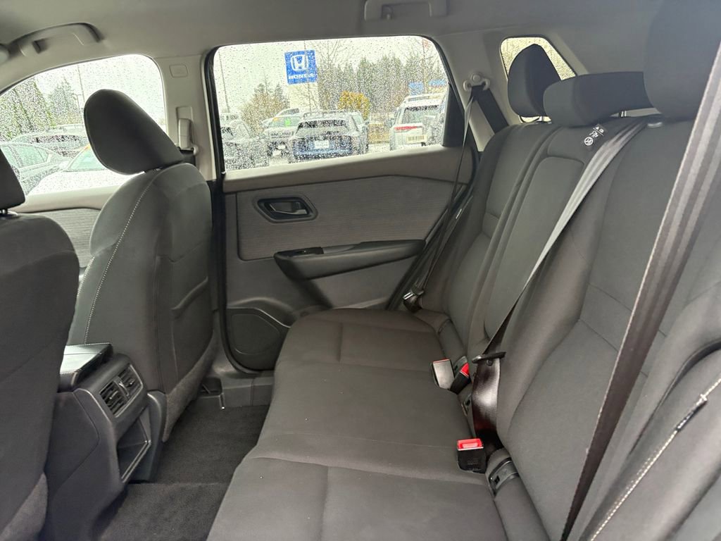 Used 2023 Nissan Rogue S image 17