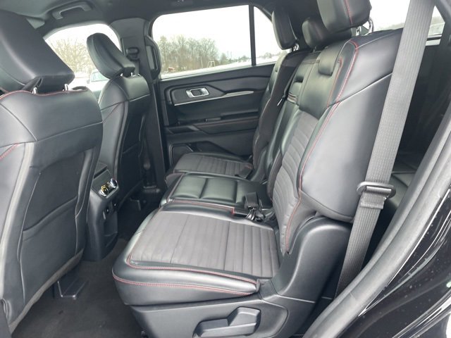 Used 2025 Ford Explorer ST-Line w/ ST-Line Street Pack image 9
