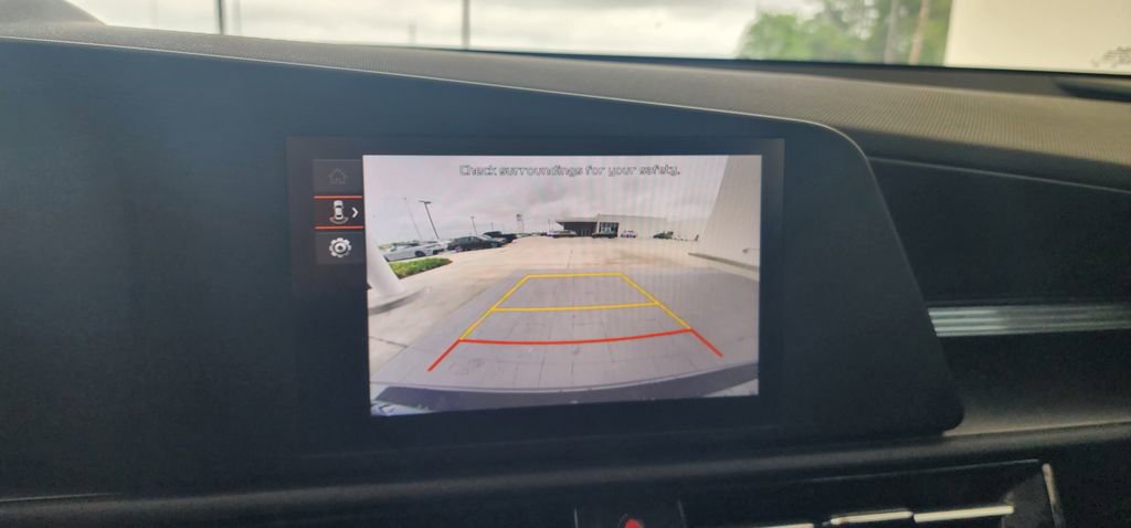Used 2024 Kia Niro LX FWD image 30
