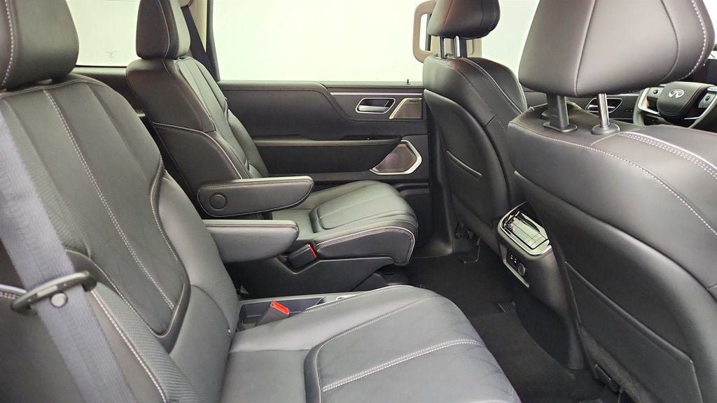Used 2025 INFINITI QX80 Sensory w/ Premium Cargo Package AWD/4WD image 25