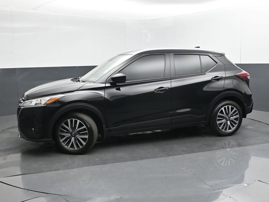 Used 2024 Nissan Kicks SV FWD image 2