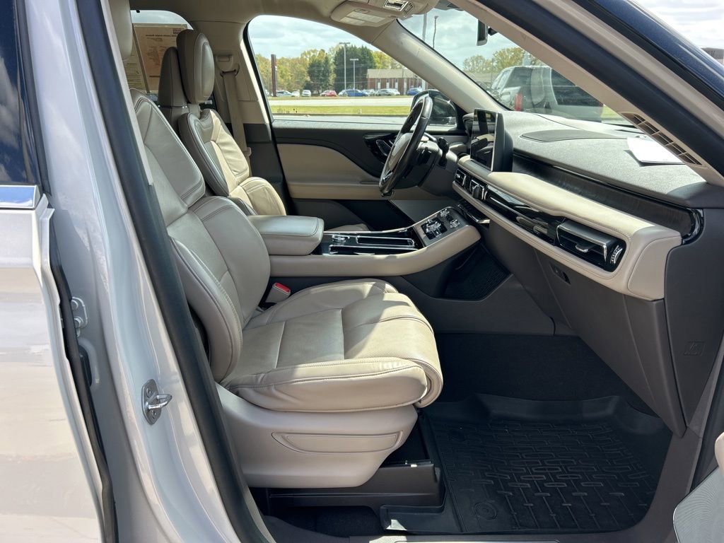 Used 2020 Lincoln Aviator Reserve w/ Equipment Group 202A image 25