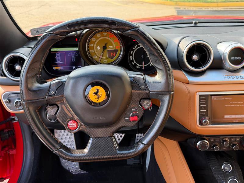 Used 2015 Ferrari California T RWD image 17