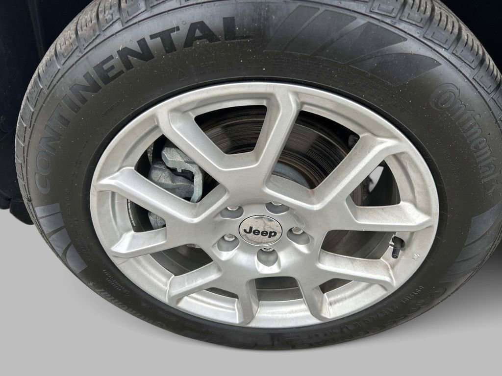 Used 2023 Jeep Renegade Latitude w/ Premium Group image 9