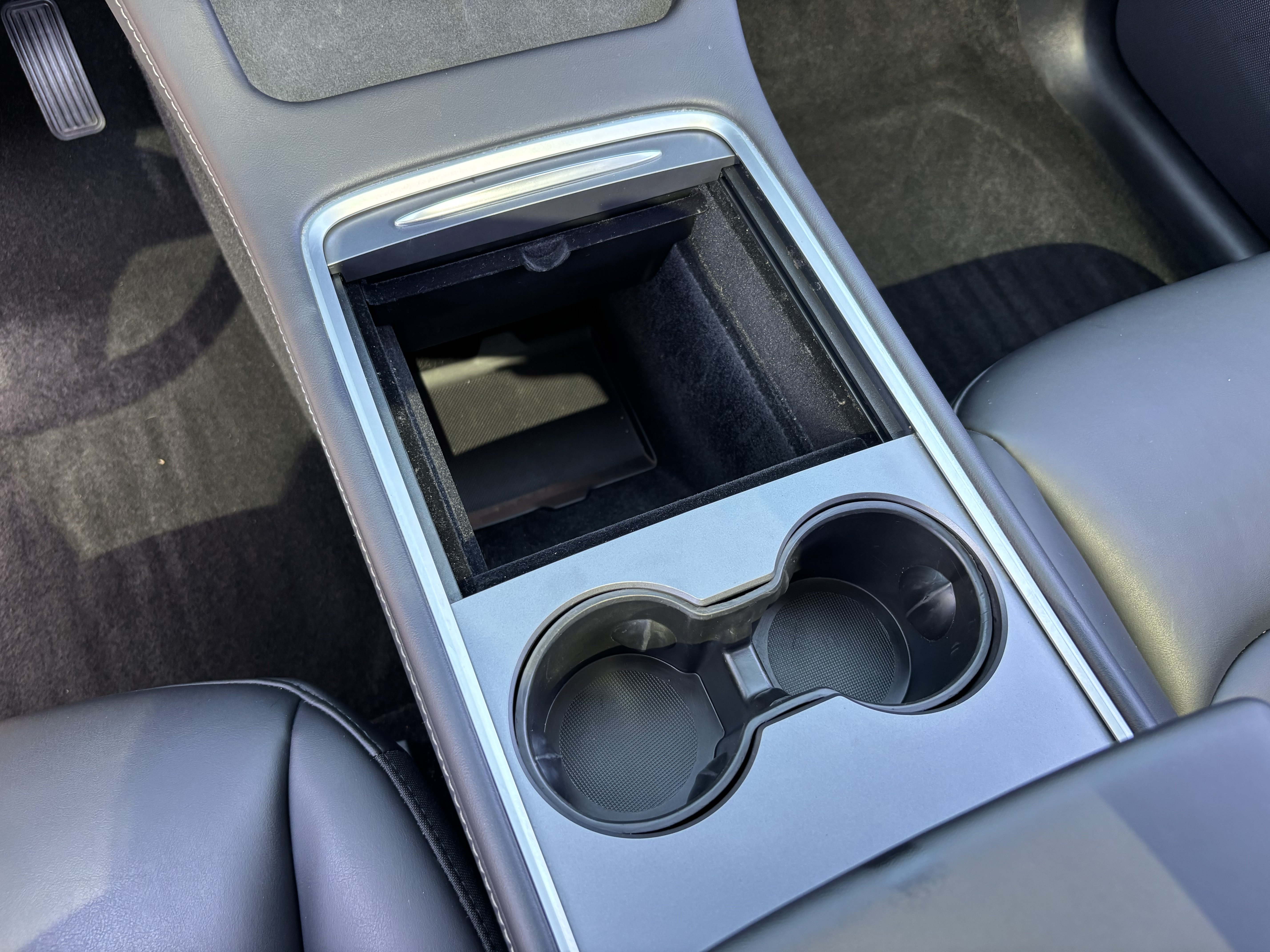 Used 2024 Tesla Model Y Long Range AWD/4WD image 25