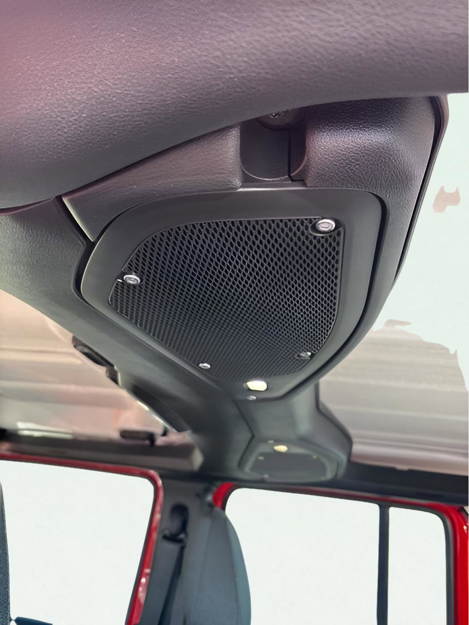 Used 2024 Jeep Wrangler Sahara image 28