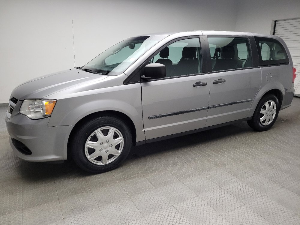 Used 2016 Dodge Grand Caravan American Value Package w/ UConnect Hands-Free Group FWD image 2