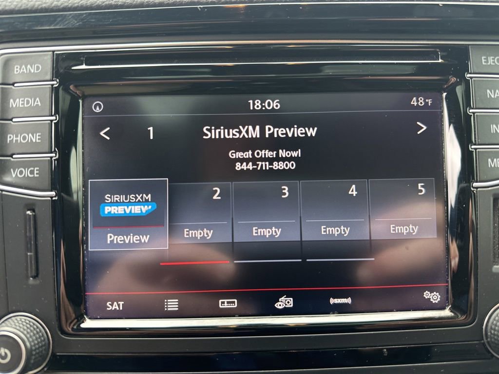 Used 2017 Volkswagen Jetta GLI image 27