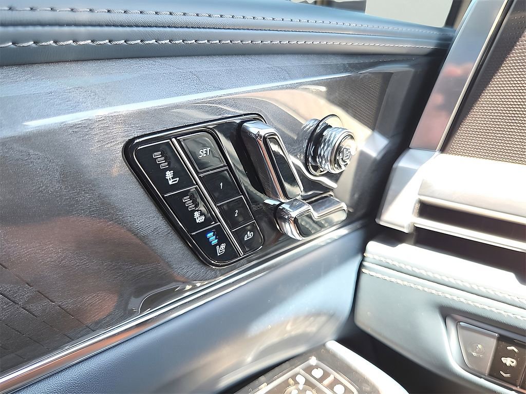 New 2025 Cadillac Escalade IQ Luxury 2 image 16