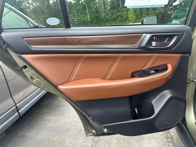 Used 2018 Subaru Outback 2.5i Touring w/ Popular Package #3 AWD/4WD image 9