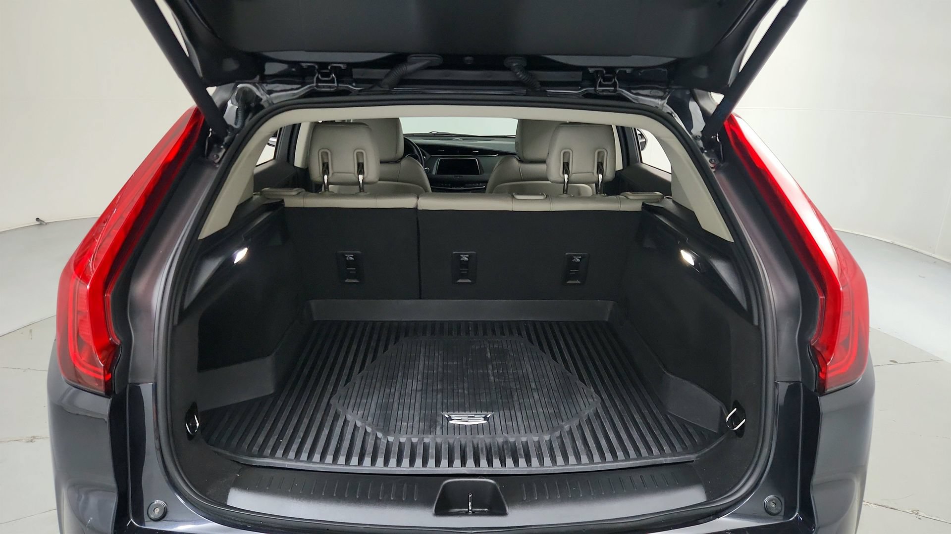 Certified 2023 Cadillac XT4 Luxury w/ Cold Weather Package FWD image 25