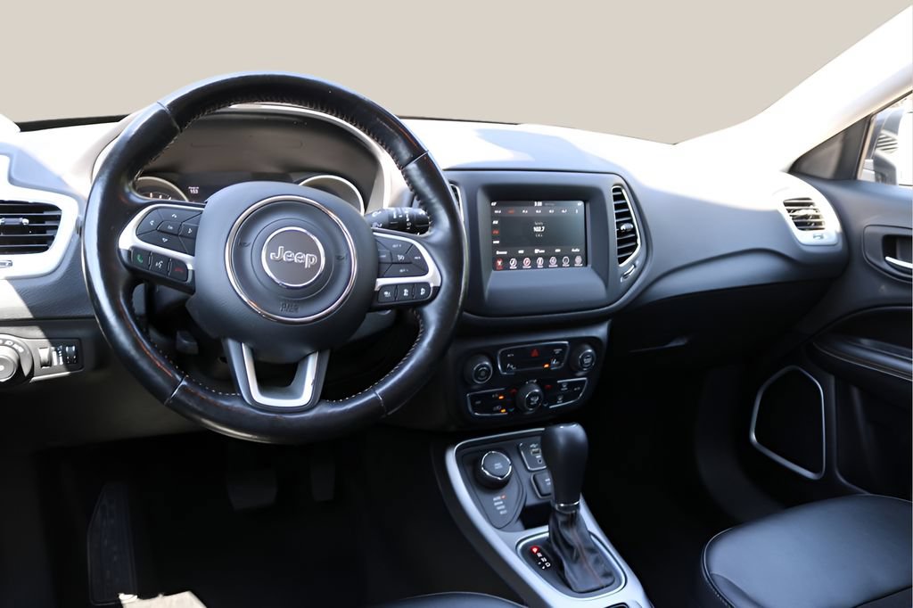 Used 2021 Jeep Compass Latitude w/ Driver Assistance Group AWD/4WD image 14