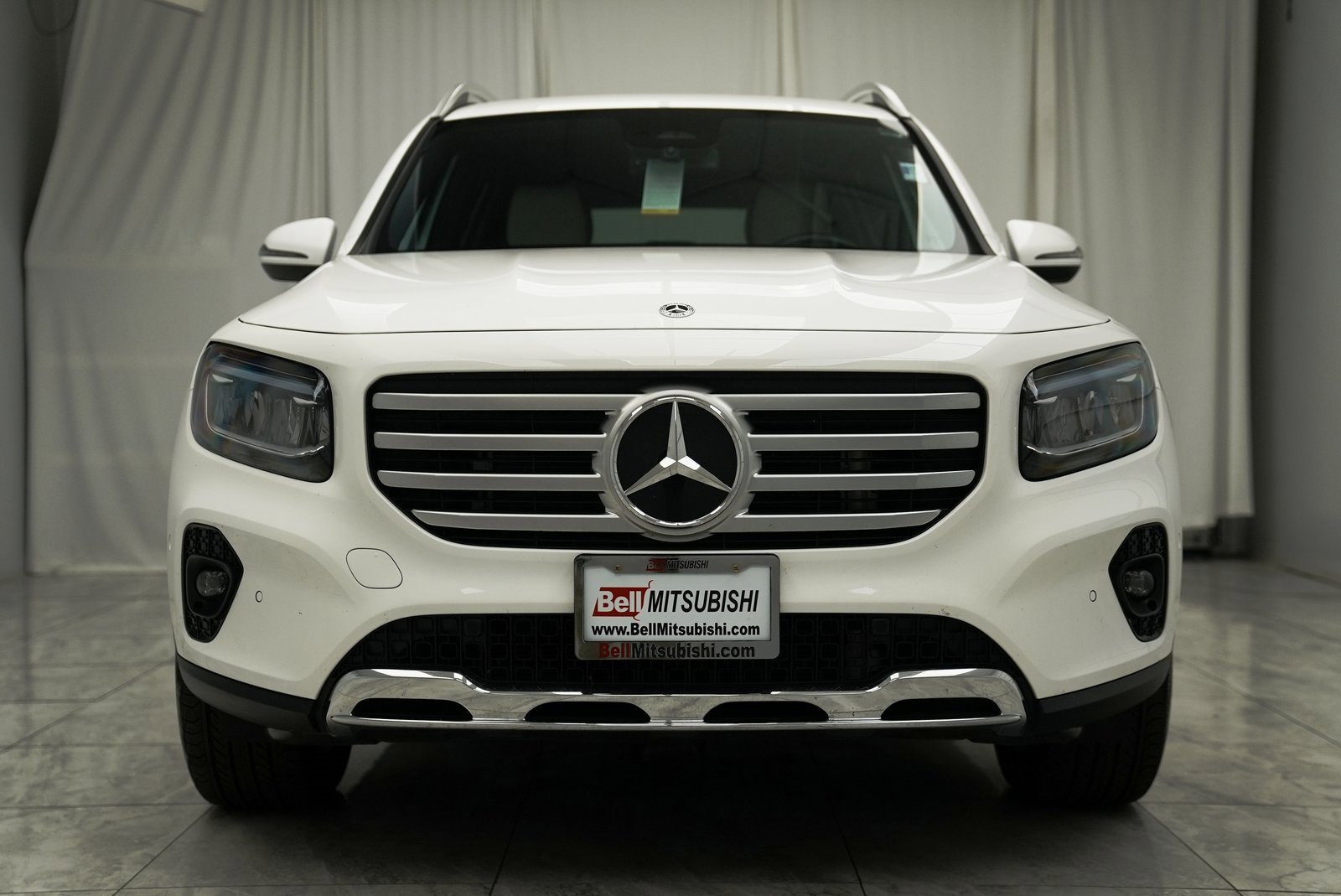 Used 2025 Mercedes-Benz GLB 250 4MATIC image 3