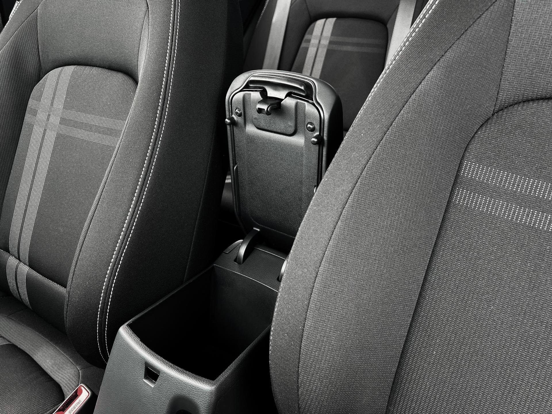 Certified 2025 Hyundai Venue SEL image 18