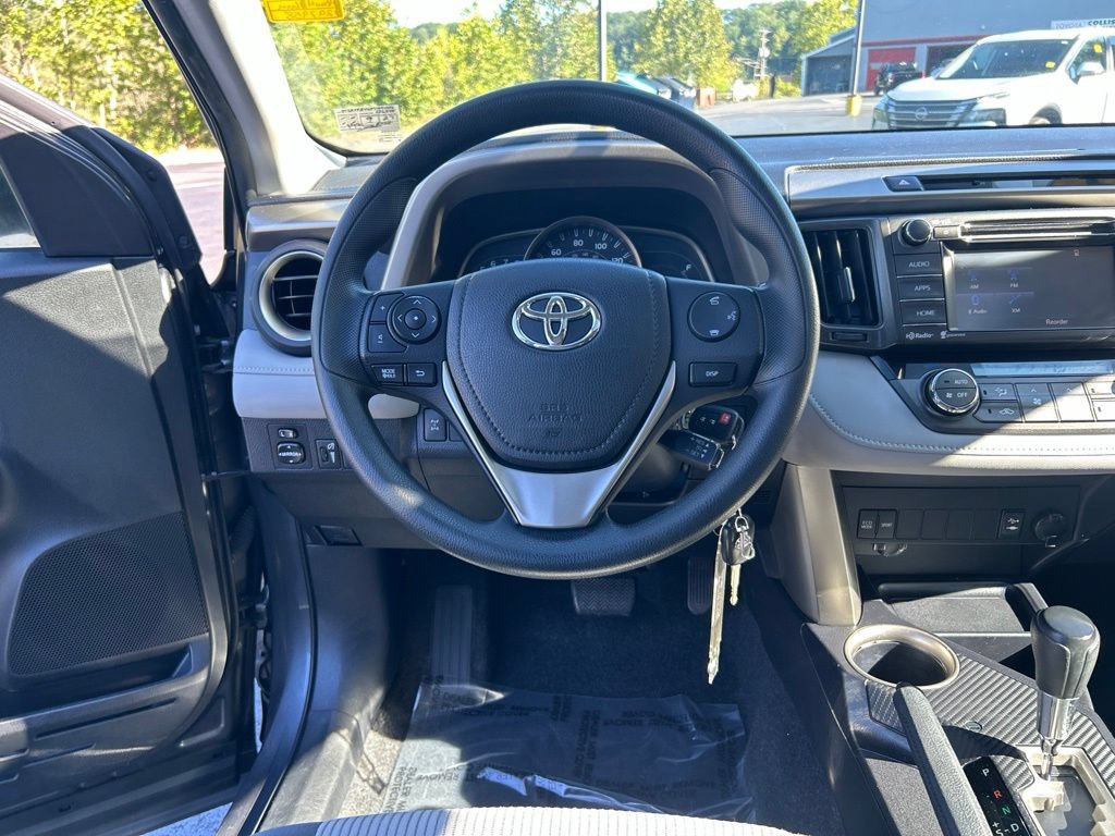 Used 2015 Toyota RAV4 XLE AWD/4WD image 13