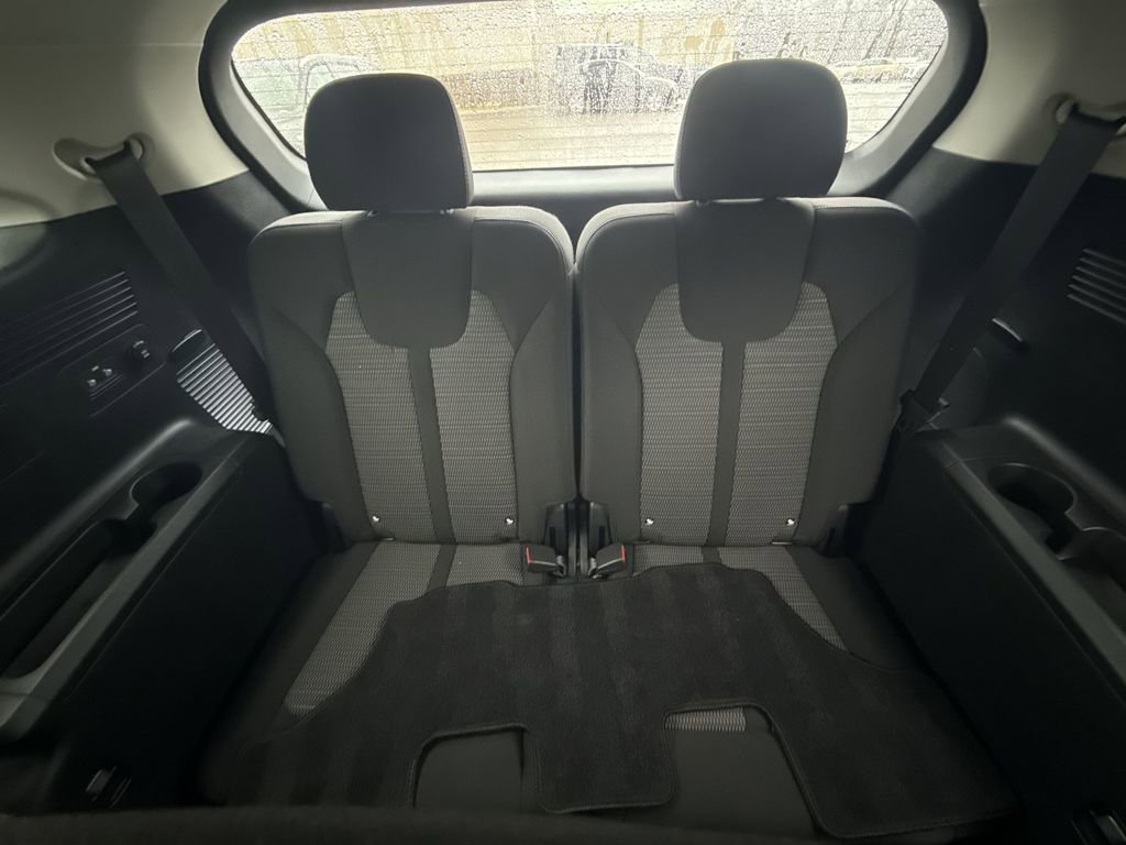 Used 2025 Kia Sorento LX image 22