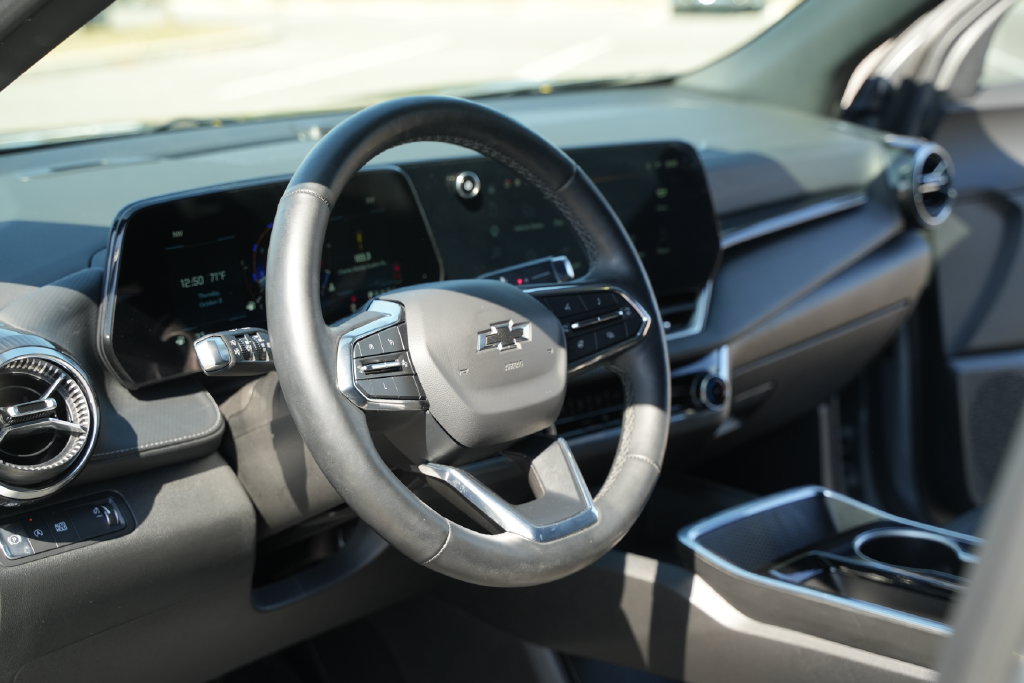Used 2025 Chevrolet Equinox LT w/ Midnight Edition FWD image 28