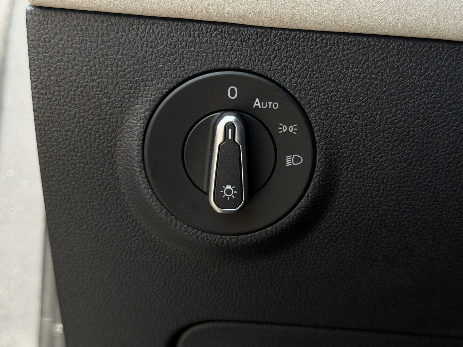 New 2026 Volkswagen Taos SE FWD image 20