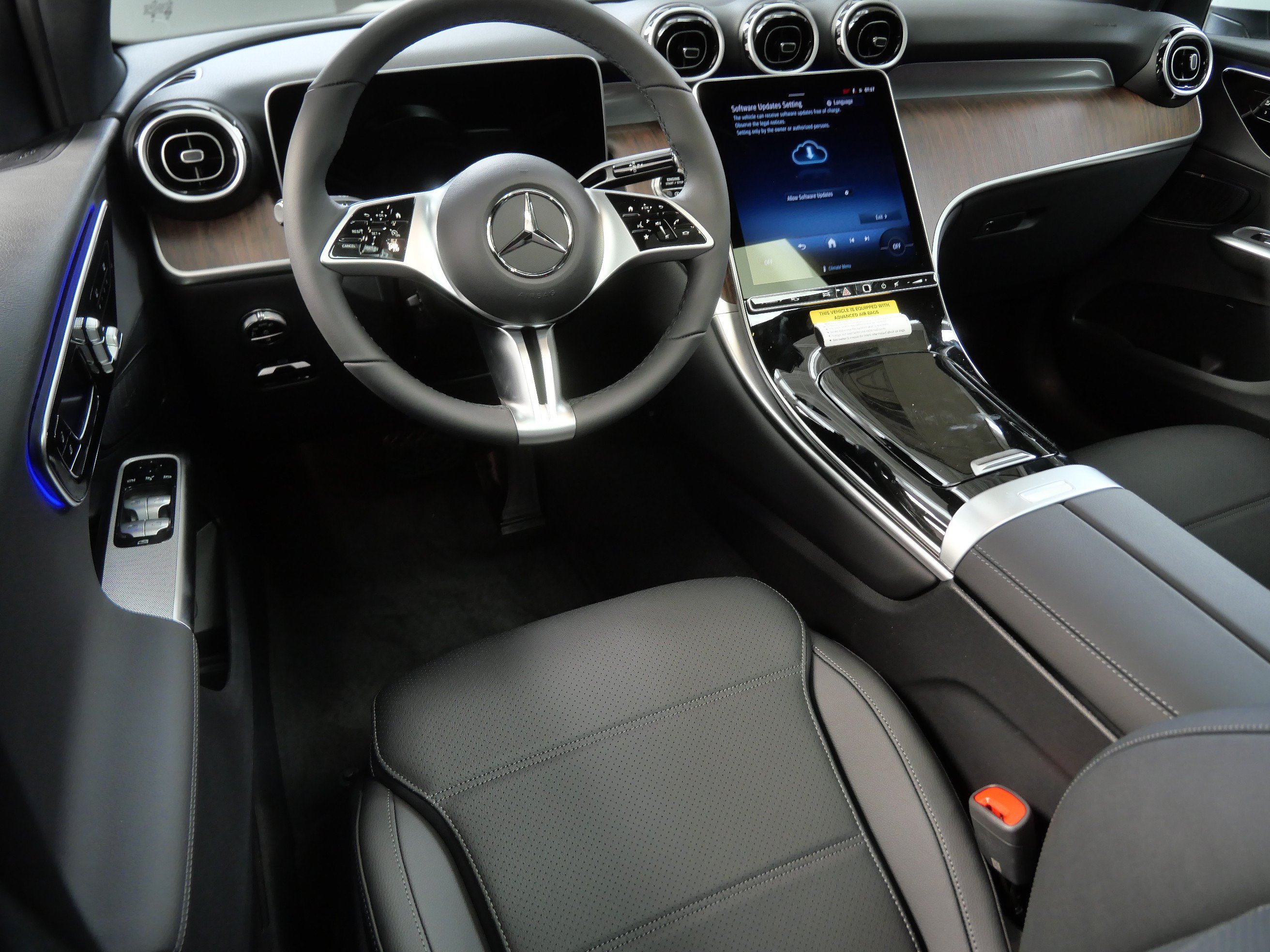 New 2026 Mercedes-Benz GLC 300 4MATIC image 2