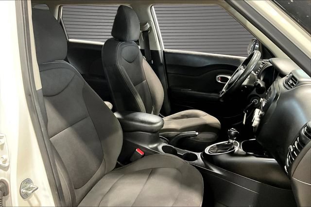 Used 2018 Kia Soul FWD image 25