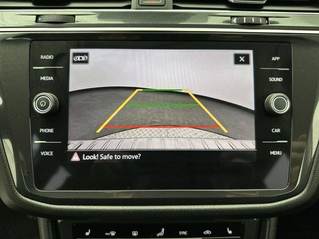 Used 2023 Volkswagen Tiguan SE AWD/4WD image 17