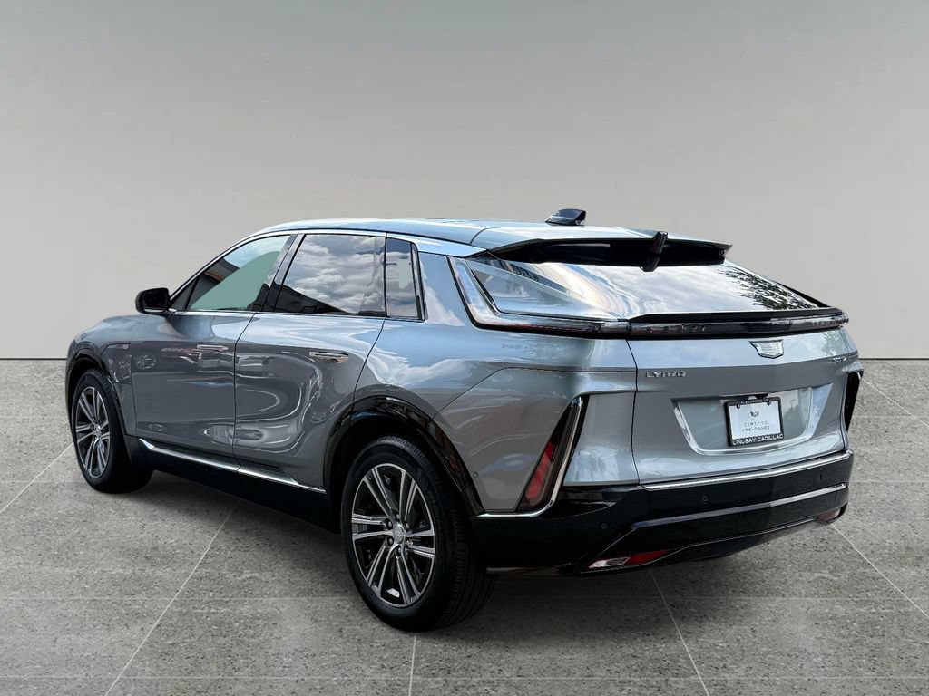 Used 2024 Cadillac Lyriq Luxury AWD/4WD image 12