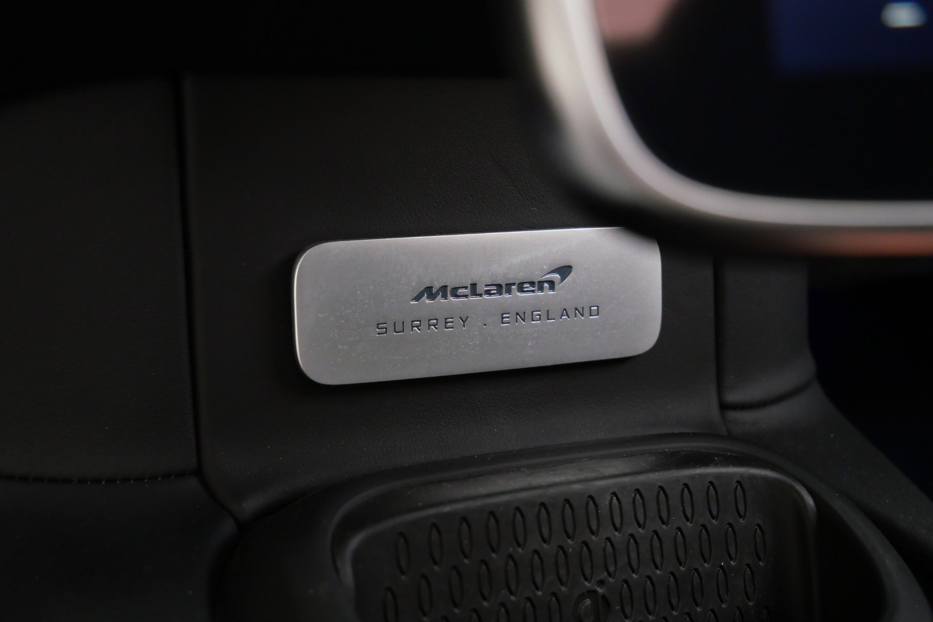 Used 2025 McLaren Artura Spider image 33