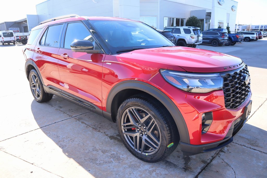 New 2026 Ford Explorer ST-Line w/ ST-Line Street Pack image 1