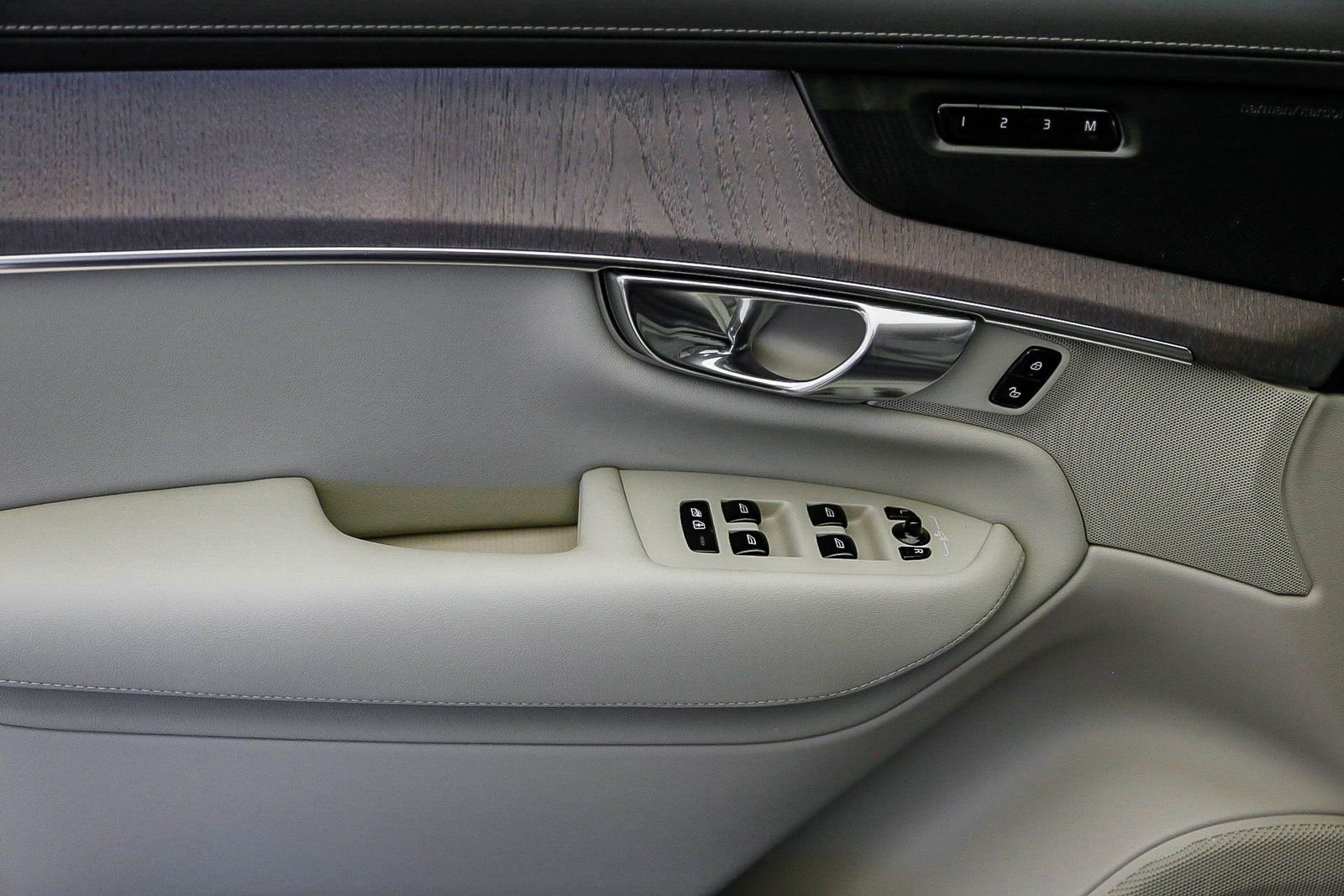 New 2026 Volvo XC90 T8 Ultra w/ Lounge Package image 20