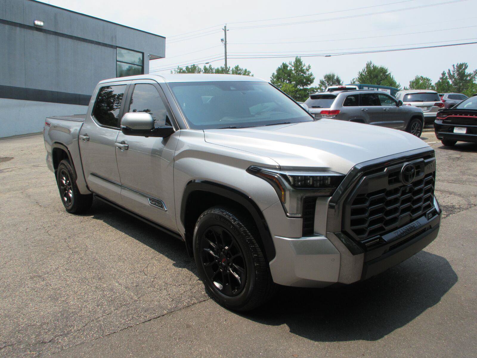 Used 2025 Toyota Tundra Platinum w/ TRD Off-Road Package AWD/4WD image 3