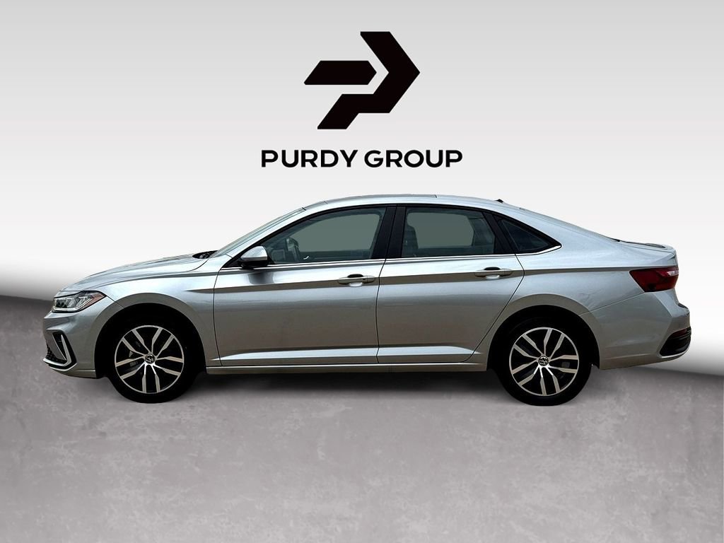 Used 2025 Volkswagen Jetta SE FWD image 5