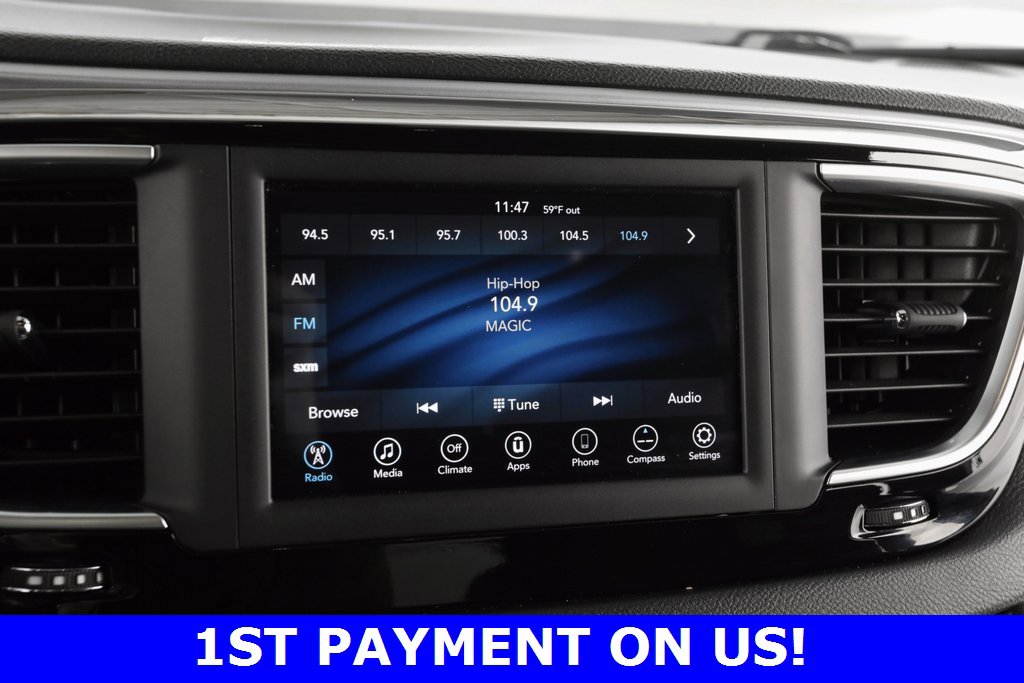 Used 2020 Chrysler Pacifica Touring w/ S Appearance Package image 35