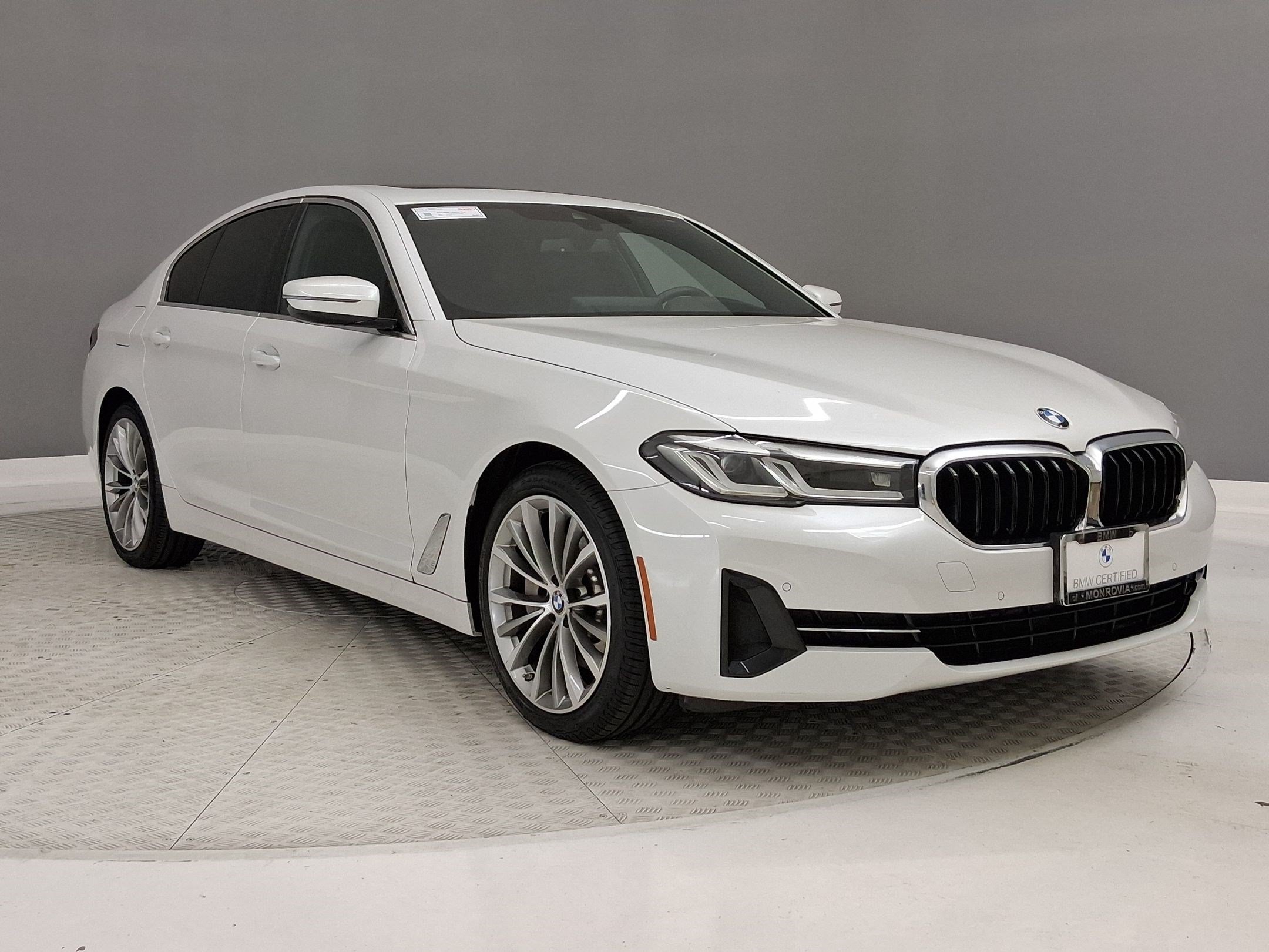 Certified 2023 BMW 530i w/ Premium Package RWD image 5