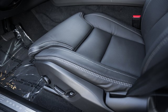 New 2026 Volvo XC60 B5 Ultra w/ Protection Package Premier image 35