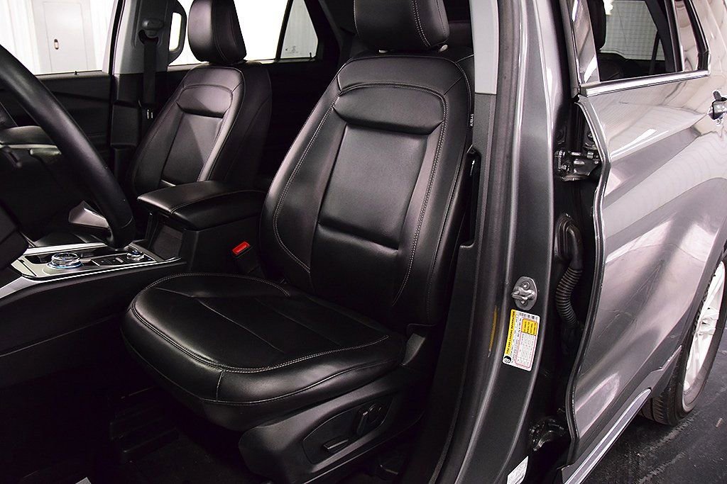 Used 2023 Ford Explorer XLT w/ Equipment Group 202A image 30