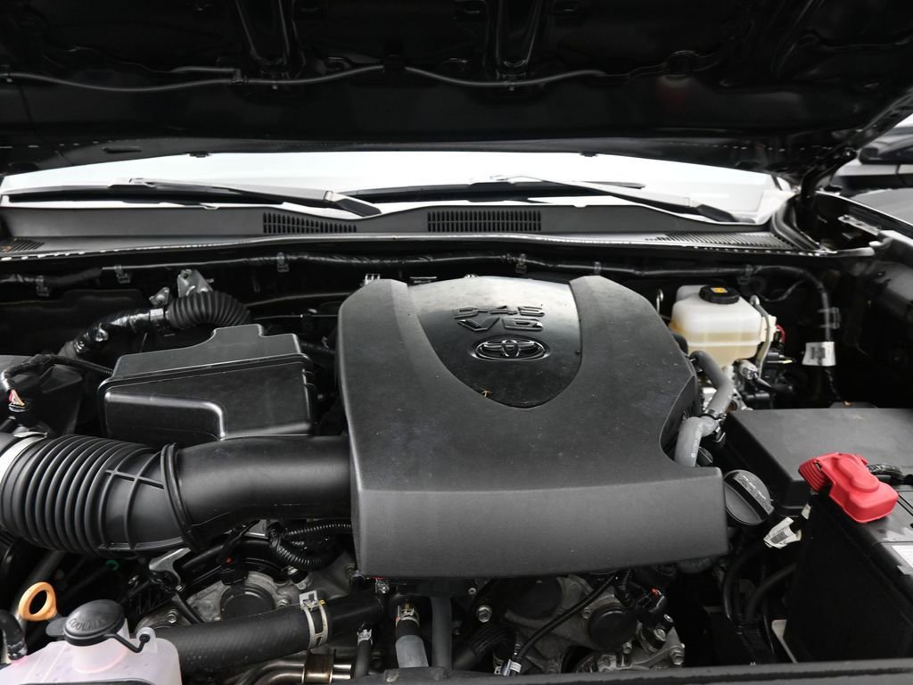 Used 2020 Toyota Tacoma TRD Off-Road AWD/4WD image 23