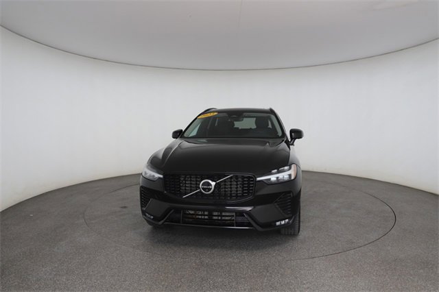 Used 2023 Volvo XC60 B5 Plus image 32