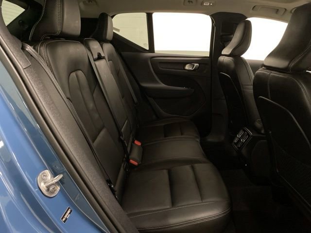 Used 2025 Volvo XC40 B5 Plus AWD/4WD image 24