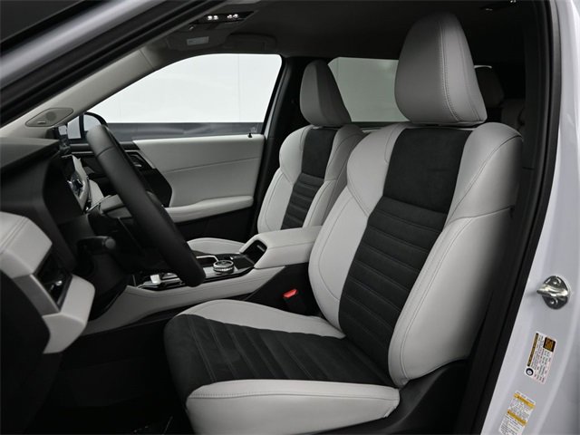 New 2025 Mitsubishi Outlander SE image 6